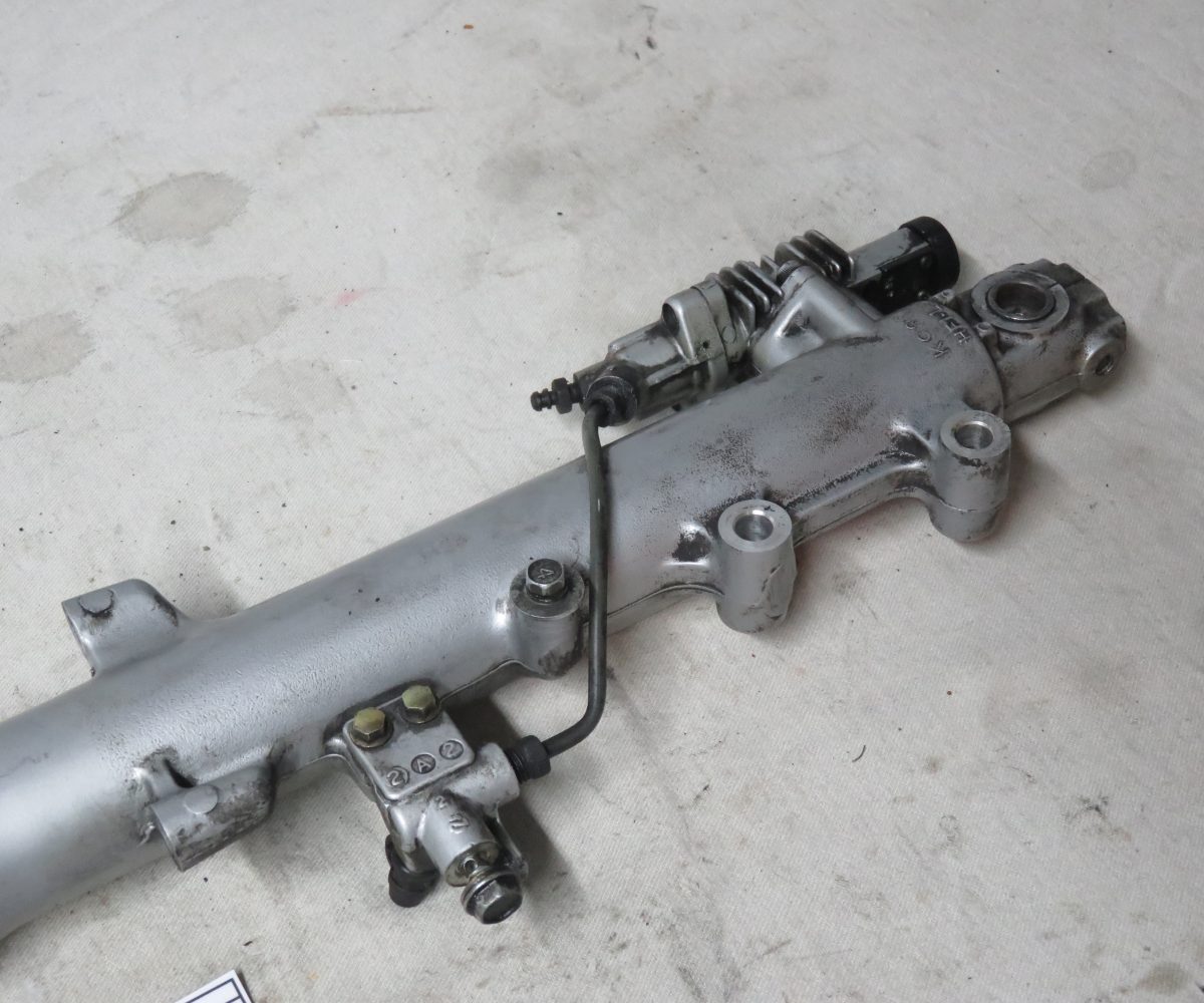 Kawasaki GPZ1000RX-ZX1000 Gabelbein Links Text lesen Kennung 3335 Preis VHB