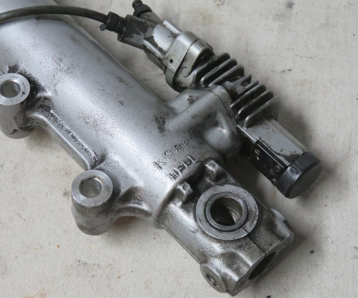 Kawasaki GPZ1000RX-ZX1000 Gabelbein Links Text lesen Kennung 3335 Preis VHB
