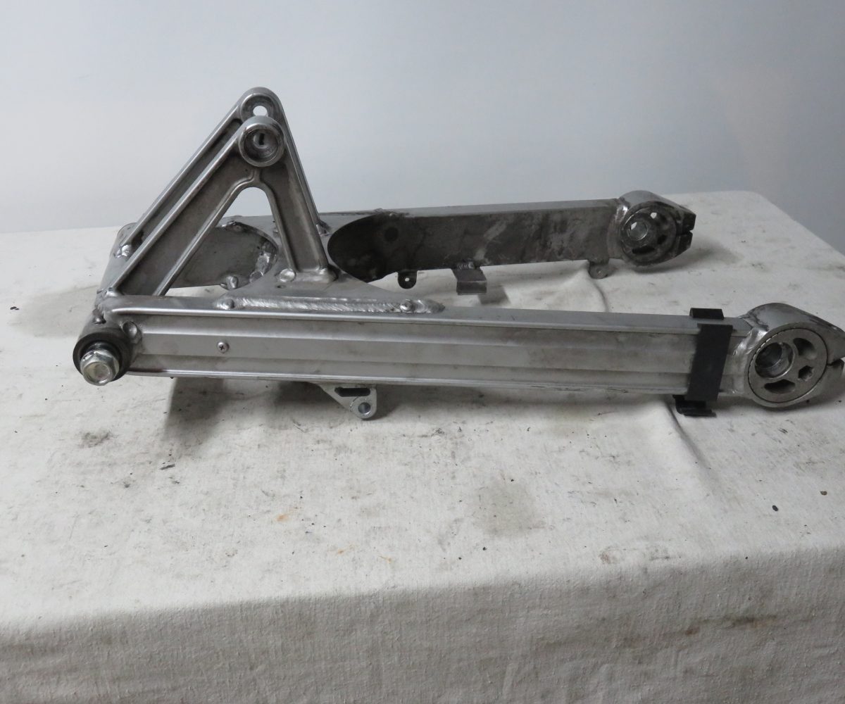 Kawasaki GPZ1000RX-ZX1000 Schwinge mit Achse Kennung 3345 Preis VHB