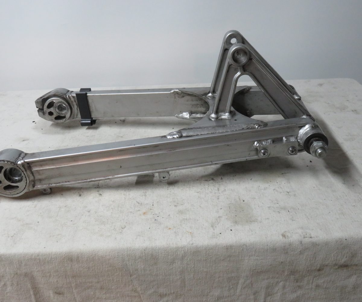 Kawasaki GPZ1000RX-ZX1000 Schwinge mit Achse Kennung 3345 Preis VHB