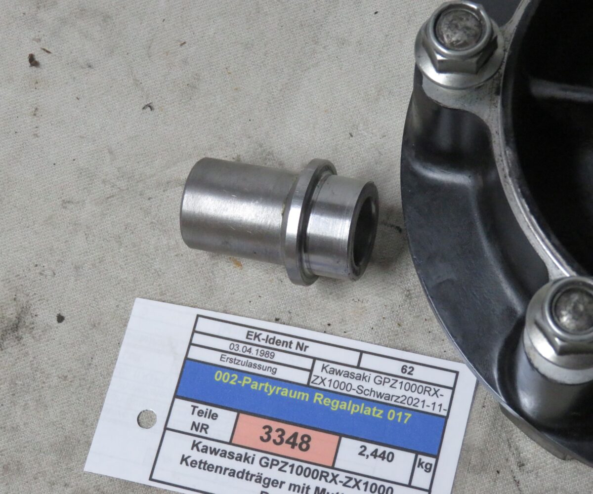Kawasaki GPZ1000RX-ZX1000 Kettenradträger mit Muttern und Buchse Kennung 3348 Preis VHB