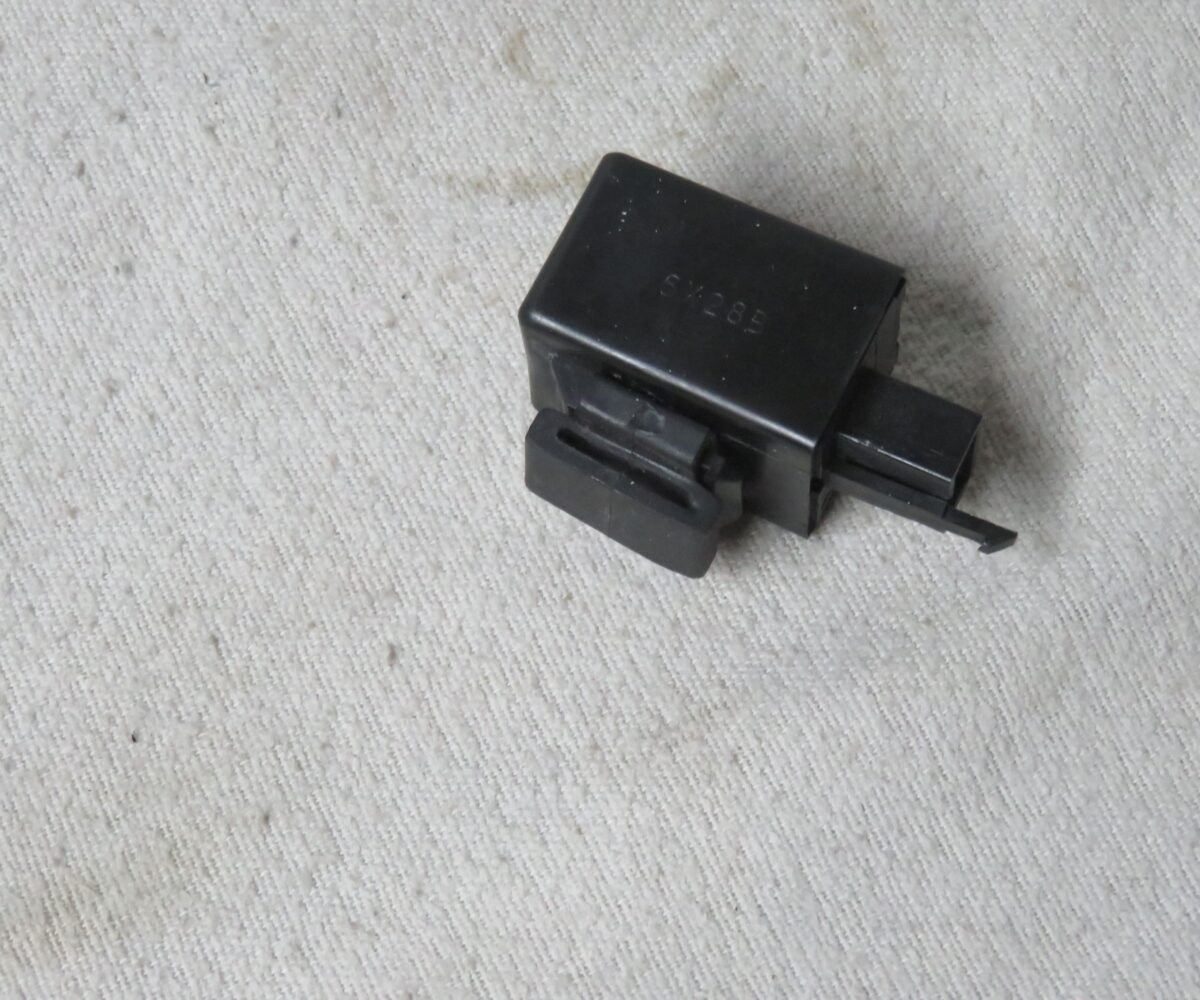 Honda CB500 -PC32 Blinkerrelais Text lesen Kennung2891