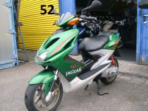21_Yamaha-Aerox-50-grAn-weis-28.10.24-01